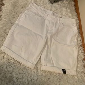 Ana Bermuda shorts